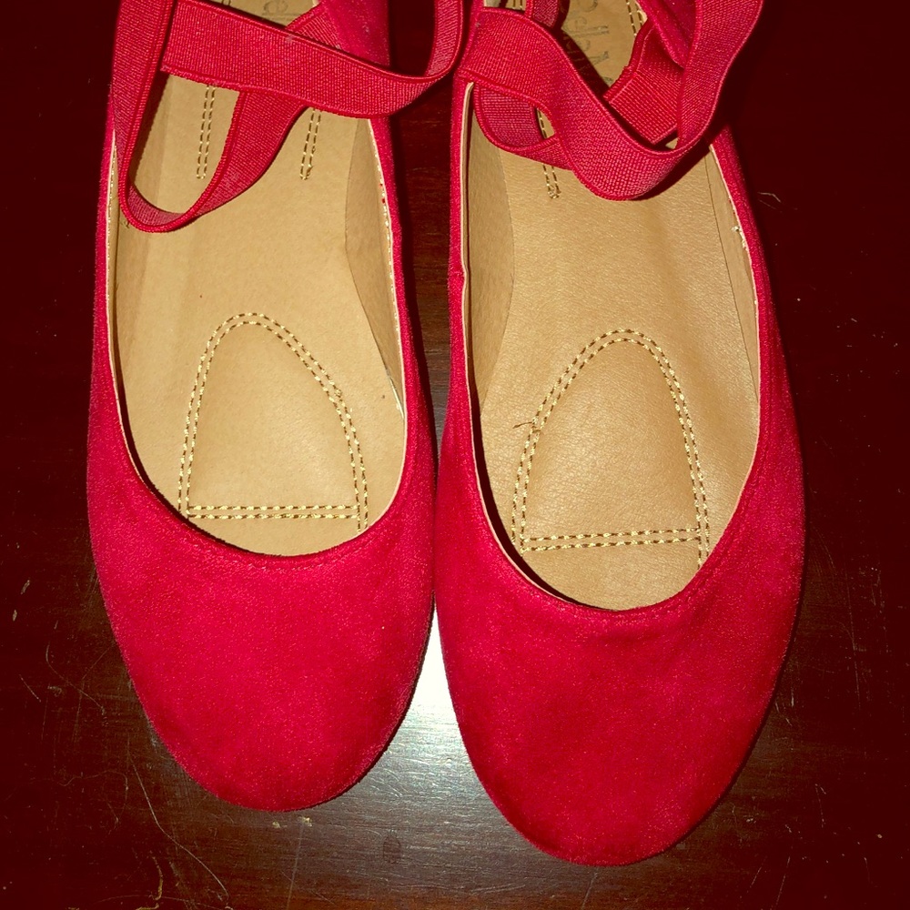 Red ballet flats size 8 Bella Marie like new
